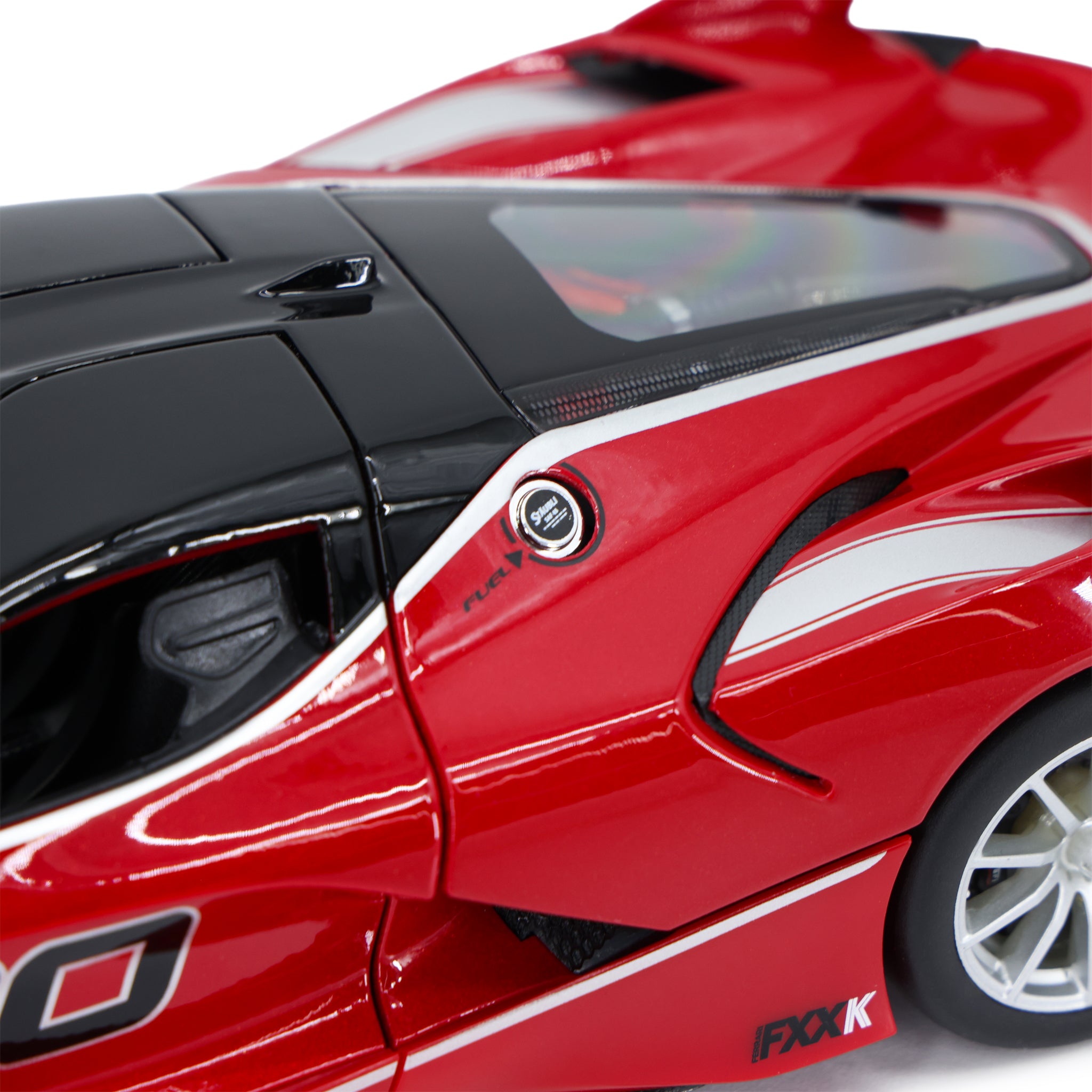 Ferrari FXX K 1/18 Diecast Model - Rosso Corsa Red