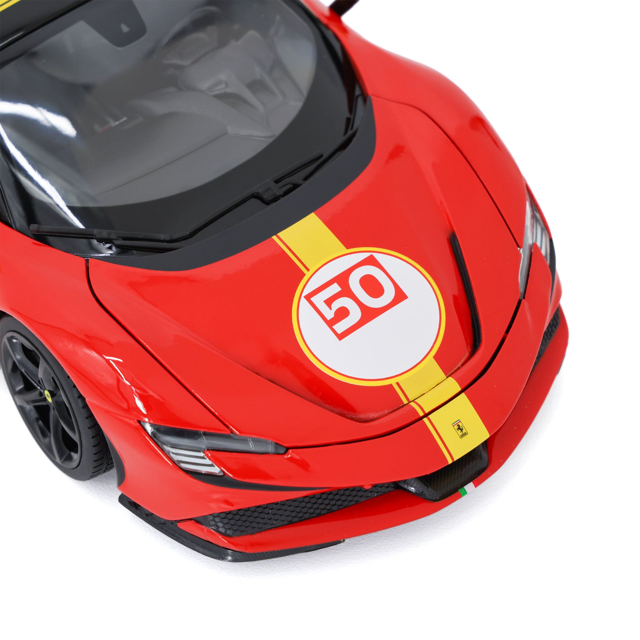 Ferrari SF90 Stradale Assetto Fiorano 1/18 Diecast Model - Red